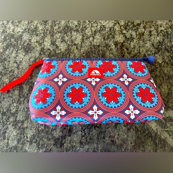 💠NWOT cute little igloo travel bag with zipper. Red, turquoise and white print - Picture 1 of 2